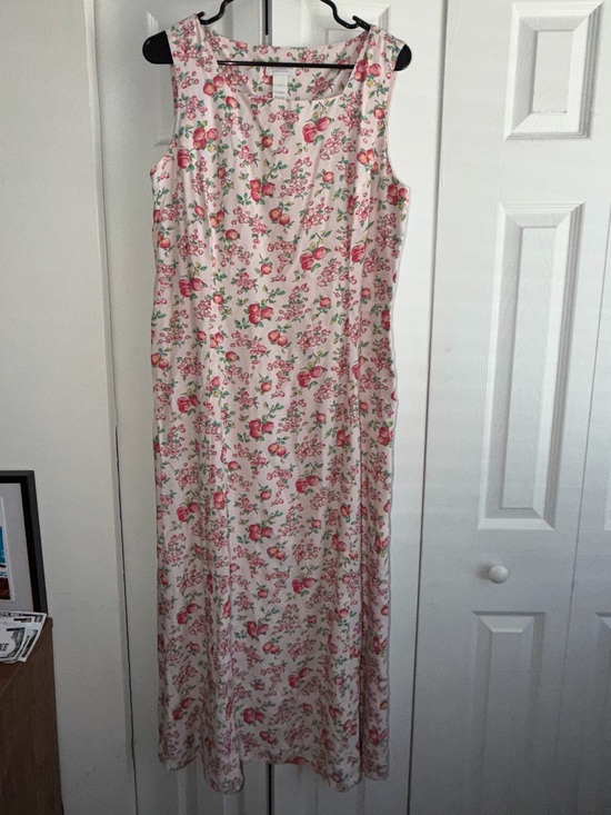 Liz Claiborne Dresses & Skirts - Vintage Liz Claiborne Pink Apples/Floral Print Maxi Dress